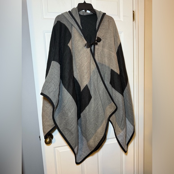 Lane Bryant Womans Block Cape Oversized Hooded Black Gray Tan 1 Size Toggle Plus - Picture 1 of 10